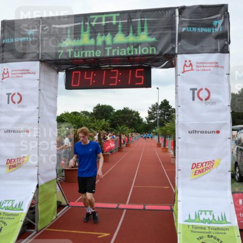 15.06.2025 - 7 Türme Triathlon Michael Strokosch http://msf.ph/oto/7981209 15.06.2025 14:13:14 Ziel 489, 1085 meine-sportfotos.de