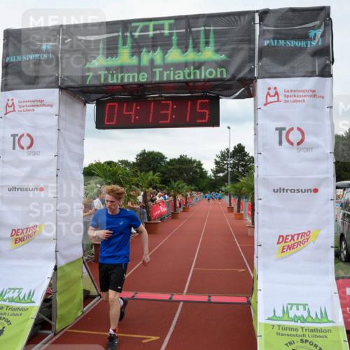 15.06.2025 - 7 Türme Triathlon Michael Strokosch http://msf.ph/oto/7981214 15.06.2025 14:13:15 Ziel 489, 1085 meine-sportfotos.de