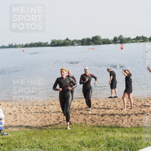 21.06.2025 - 27. Vierlanden-Triathlon MichiJ http://msf.ph/oto/7981215 15.06.2026 09:02:43 Schwimmen 200, 210, 223, 246 meine-sportfotos.de