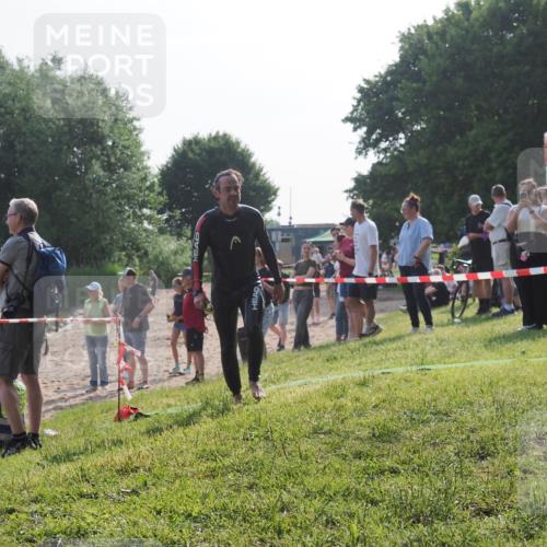 15.06.2025 - 27. Vierlanden-Triathlon KatJ http://msf.ph/oto/7981217 15.06.2025 08:46:00 Schwimmen 13, 106, 134, 142, 150, 152 meine-sportfotos.de