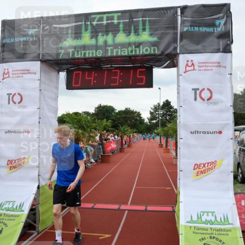 15.06.2025 - 7 Türme Triathlon Michael Strokosch http://msf.ph/oto/7981221 15.06.2025 14:13:15 Ziel 489, 1085 meine-sportfotos.de
