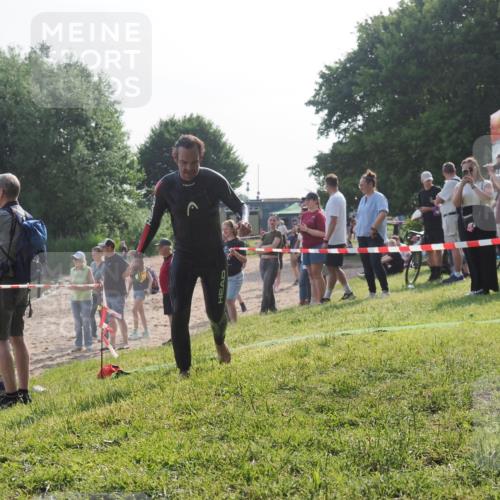 15.06.2025 - 27. Vierlanden-Triathlon KatJ http://msf.ph/oto/7981255 15.06.2025 08:46:01 Schwimmen 13, 106, 134, 142, 150, 152 meine-sportfotos.de