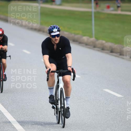 15.06.2025 - 27. Vierlanden-Triathlon H.Heesch http://msf.ph/oto/7981271 15.06.2025 10:47:01 Radfahren 68, 143, 169, 370, 455 meine-sportfotos.de