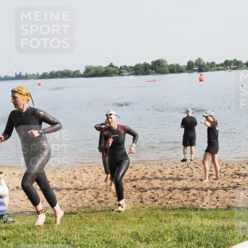 21.06.2025 - 27. Vierlanden-Triathlon MichiJ http://msf.ph/oto/7981278 15.06.2026 09:02:44 Schwimmen 200, 210, 223, 246 meine-sportfotos.de