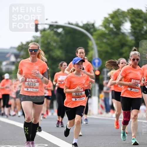 15.06.2025 - REWE Women's Run Dr. Thomas Lammeyer http://msf.ph/oto/7981279 15.06.2025 10:45:45 Laufen 5223, 5224, 55 meine-sportfotos.de