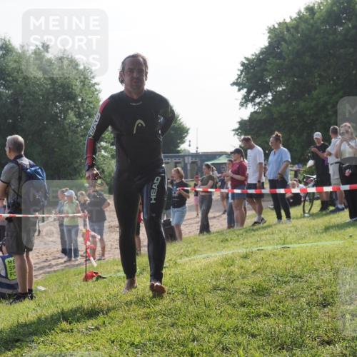 15.06.2025 - 27. Vierlanden-Triathlon KatJ http://msf.ph/oto/7981303 15.06.2025 08:46:02 Schwimmen 13, 106, 134, 142, 150, 152 meine-sportfotos.de