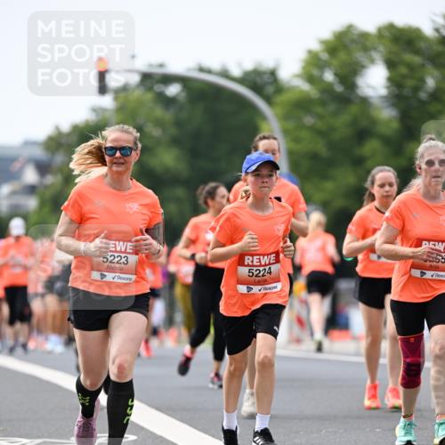 15.06.2025 - REWE Women's Run Dr. Thomas Lammeyer http://msf.ph/oto/7981304 15.06.2025 10:45:46 Laufen 5223, 5224 meine-sportfotos.de