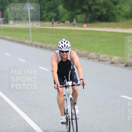 15.06.2025 - 27. Vierlanden-Triathlon H.Heesch http://msf.ph/oto/7981309 15.06.2025 10:47:11 Radfahren 83, 193, 296, 370, 406, 418 meine-sportfotos.de