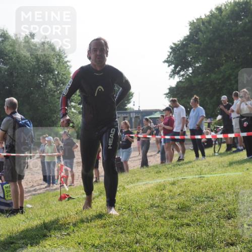 15.06.2025 - 27. Vierlanden-Triathlon KatJ http://msf.ph/oto/7981314 15.06.2025 08:46:02 Schwimmen 13, 106, 134, 142, 150, 152 meine-sportfotos.de