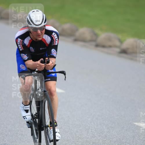 15.06.2025 - 27. Vierlanden-Triathlon H.Heesch http://msf.ph/oto/7981356 15.06.2025 10:47:22 Radfahren 83, 114, 152, 372, 410 meine-sportfotos.de
