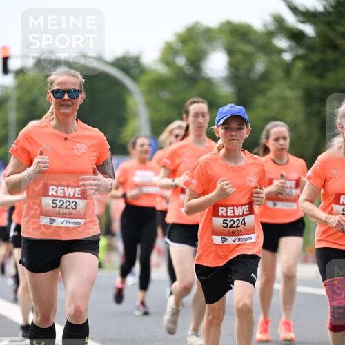 15.06.2025 - REWE Women's Run Dr. Thomas Lammeyer http://msf.ph/oto/7981391 15.06.2025 10:45:47 Laufen 5223, 5224, 5 meine-sportfotos.de