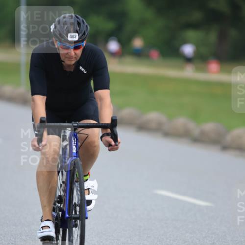 15.06.2025 - 27. Vierlanden-Triathlon H.Heesch http://msf.ph/oto/7981402 15.06.2025 10:47:45 Radfahren 168, 172, 396, 402, 1397 meine-sportfotos.de