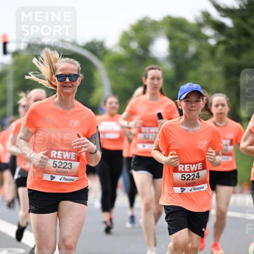 15.06.2025 - REWE Women's Run Dr. Thomas Lammeyer http://msf.ph/oto/7981406 15.06.2025 10:45:47 Laufen 5223, 52708, 5224 meine-sportfotos.de