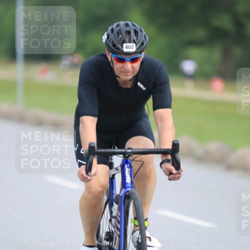 15.06.2025 - 27. Vierlanden-Triathlon H.Heesch http://msf.ph/oto/7981413 15.06.2025 10:47:45 Radfahren 168, 172, 396, 402, 1397 meine-sportfotos.de