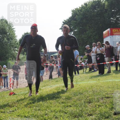 15.06.2025 - 27. Vierlanden-Triathlon KatJ http://msf.ph/oto/7981416 15.06.2025 08:46:08 Schwimmen 134, 142, 152, 194 meine-sportfotos.de