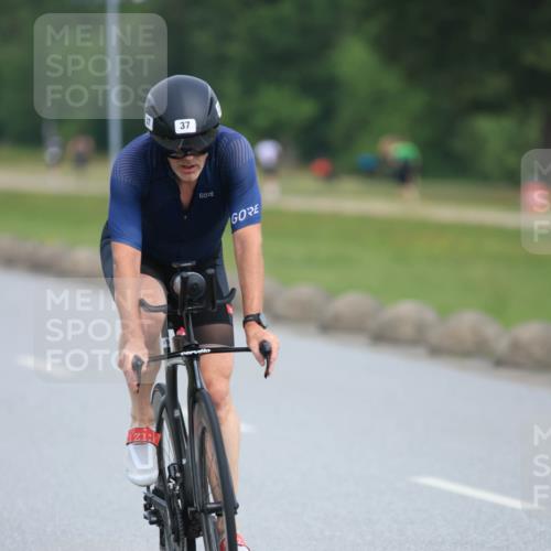 15.06.2025 - 27. Vierlanden-Triathlon H.Heesch http://msf.ph/oto/7981477 15.06.2025 10:47:55 Radfahren 27, 37, 109, 168, 172 meine-sportfotos.de