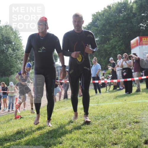15.06.2025 - 27. Vierlanden-Triathlon KatJ http://msf.ph/oto/7981483 15.06.2025 08:46:08 Schwimmen 134, 142, 152, 194 meine-sportfotos.de