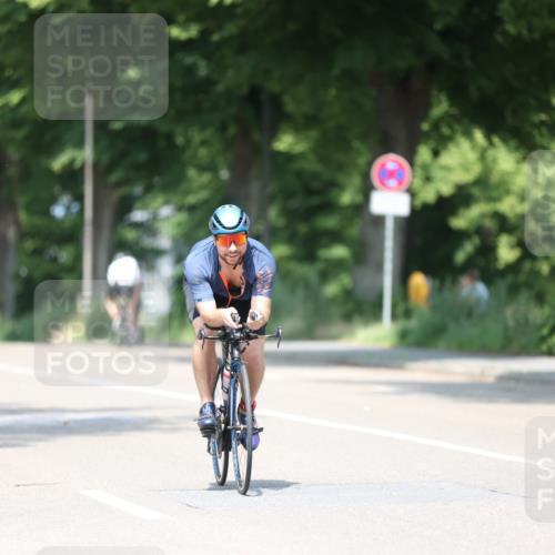 15.06.2025 - 7 Türme Triathlon Yannick Fuchs http://msf.ph/oto/7981484 15.06.2025 12:49:43 Radfahren 260, 462, 511 meine-sportfotos.de