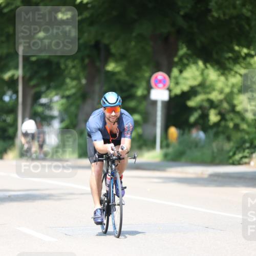 15.06.2025 - 7 Türme Triathlon Yannick Fuchs http://msf.ph/oto/7981489 15.06.2025 12:49:43 Radfahren 260, 462, 511 meine-sportfotos.de