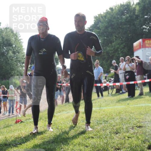 15.06.2025 - 27. Vierlanden-Triathlon KatJ http://msf.ph/oto/7981495 15.06.2025 08:46:09 Schwimmen 134, 142, 152, 194 meine-sportfotos.de
