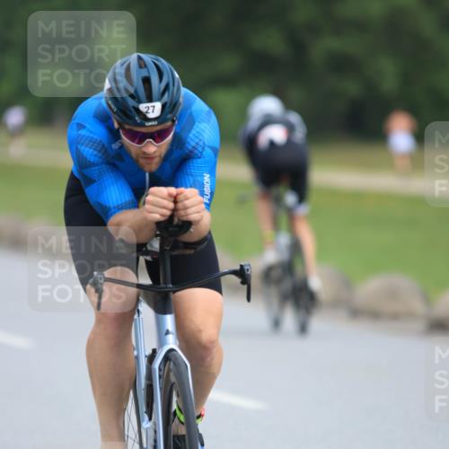 15.06.2025 - 27. Vierlanden-Triathlon H.Heesch http://msf.ph/oto/7981506 15.06.2025 10:47:57 Radfahren 27, 37, 109, 142, 172 meine-sportfotos.de
