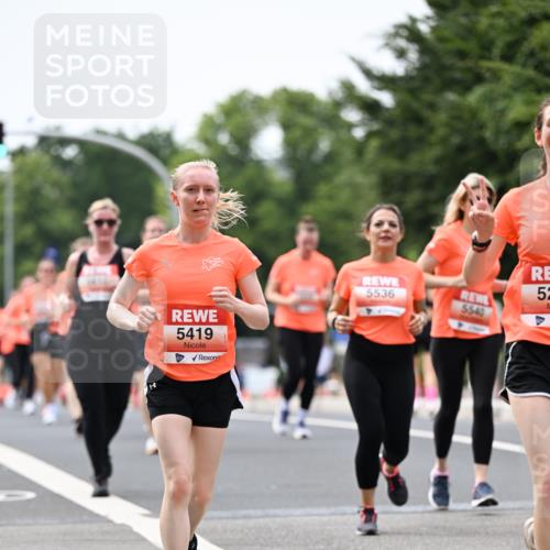 15.06.2025 - REWE Women's Run Dr. Thomas Lammeyer http://msf.ph/oto/7981507 15.06.2025 10:45:50 Laufen 5536, 5419, 5540 meine-sportfotos.de