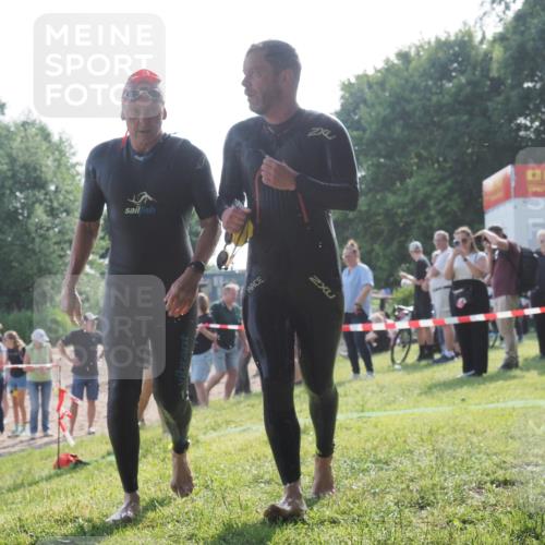 15.06.2025 - 27. Vierlanden-Triathlon KatJ http://msf.ph/oto/7981515 15.06.2025 08:46:09 Schwimmen 134, 142, 152, 194 meine-sportfotos.de