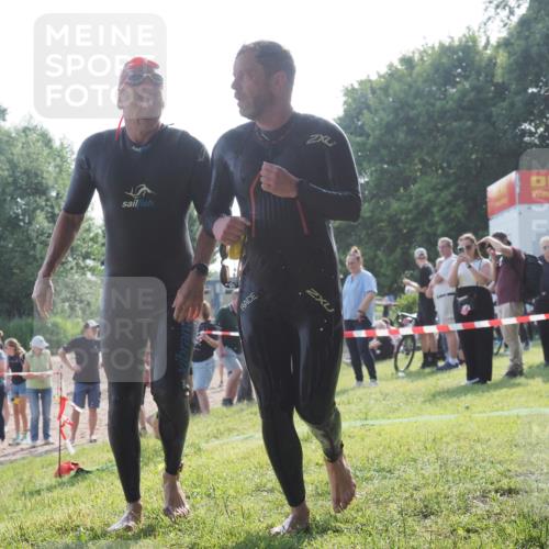15.06.2025 - 27. Vierlanden-Triathlon KatJ http://msf.ph/oto/7981525 15.06.2025 08:46:09 Schwimmen 134, 142, 152, 194 meine-sportfotos.de