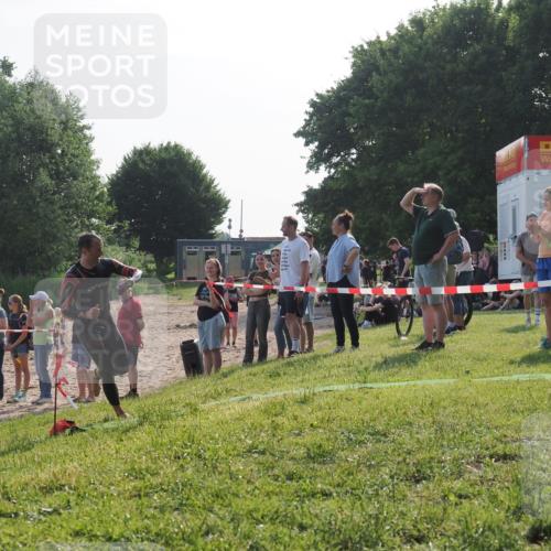 15.06.2025 - 27. Vierlanden-Triathlon KatJ http://msf.ph/oto/7981617 15.06.2025 08:46:44 Schwimmen 161 meine-sportfotos.de