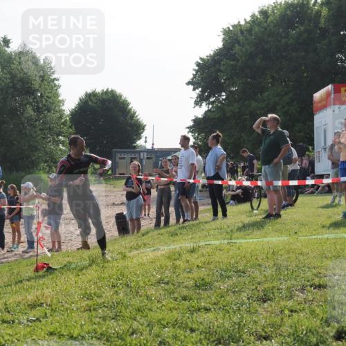 15.06.2025 - 27. Vierlanden-Triathlon KatJ http://msf.ph/oto/7981629 15.06.2025 08:46:44 Schwimmen 161 meine-sportfotos.de