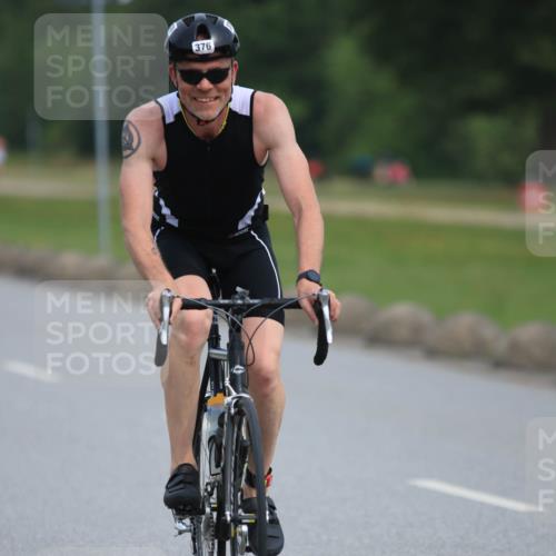 15.06.2025 - 27. Vierlanden-Triathlon H.Heesch http://msf.ph/oto/7981640 15.06.2025 10:48:35 Radfahren 167, 376, 512 meine-sportfotos.de