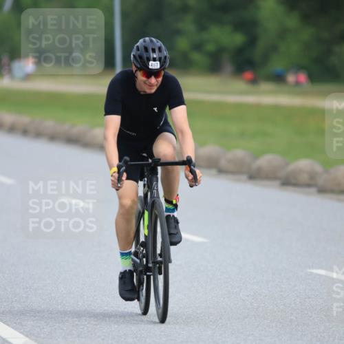 15.06.2025 - 27. Vierlanden-Triathlon H.Heesch http://msf.ph/oto/7981662 15.06.2025 10:48:39 Radfahren 167, 376 meine-sportfotos.de