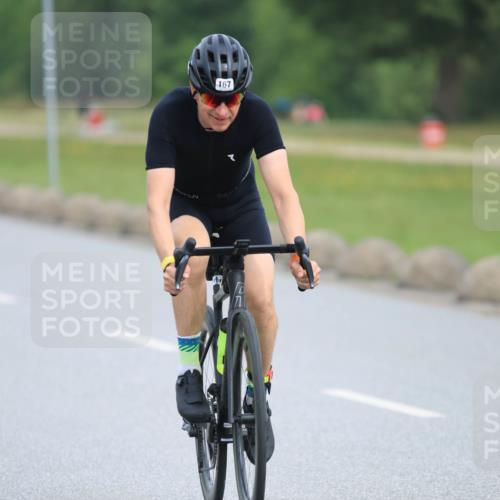 15.06.2025 - 27. Vierlanden-Triathlon H.Heesch http://msf.ph/oto/7981677 15.06.2025 10:48:39 Radfahren 167, 376 meine-sportfotos.de