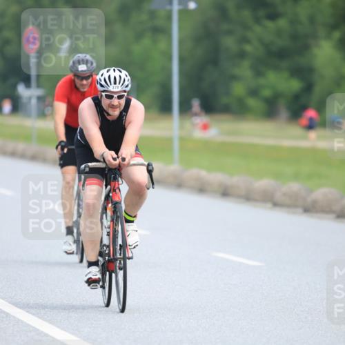 15.06.2025 - 27. Vierlanden-Triathlon H.Heesch http://msf.ph/oto/7981709 15.06.2025 10:48:57 Radfahren 229, 358, 378, 440, 469 meine-sportfotos.de