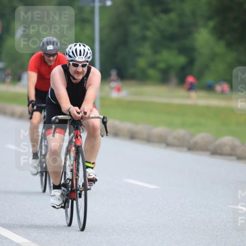 15.06.2025 - 27. Vierlanden-Triathlon H.Heesch http://msf.ph/oto/7981714 15.06.2025 10:48:57 Radfahren 229, 358, 378, 440, 469 meine-sportfotos.de