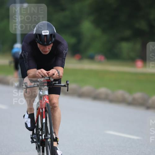 15.06.2025 - 27. Vierlanden-Triathlon H.Heesch http://msf.ph/oto/7981747 15.06.2025 10:49:03 Radfahren 115, 440, 469 meine-sportfotos.de