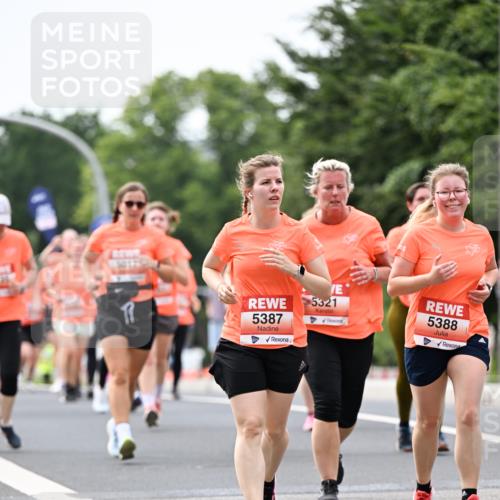 15.06.2025 - REWE Women's Run Dr. Thomas Lammeyer http://msf.ph/oto/7981762 15.06.2025 10:45:56 Laufen 5387, 5321, 5388 meine-sportfotos.de