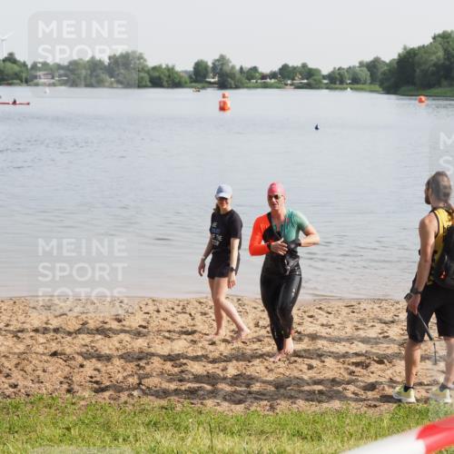 21.06.2025 - 27. Vierlanden-Triathlon MichiJ http://msf.ph/oto/7981821 15.06.2026 09:04:39 Schwimmen 247 meine-sportfotos.de