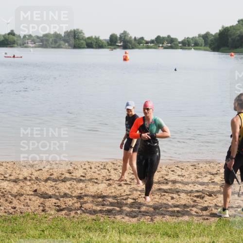 21.06.2025 - 27. Vierlanden-Triathlon MichiJ http://msf.ph/oto/7981833 15.06.2026 09:04:40 Schwimmen 247 meine-sportfotos.de