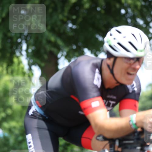 15.06.2025 - 7 Türme Triathlon Yannick Fuchs http://msf.ph/oto/7981838 15.06.2025 12:50:10 Radfahren 301, 371, 679 meine-sportfotos.de