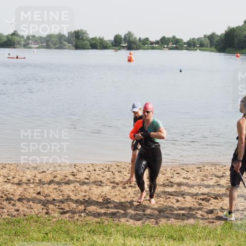 21.06.2025 - 27. Vierlanden-Triathlon MichiJ http://msf.ph/oto/7981840 15.06.2026 09:04:40 Schwimmen 247 meine-sportfotos.de