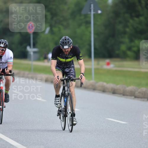 15.06.2025 - 27. Vierlanden-Triathlon H.Heesch http://msf.ph/oto/7981843 15.06.2025 10:49:54 Radfahren 150, 215, 232, 250, 394, 423 meine-sportfotos.de