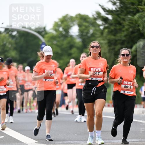15.06.2025 - REWE Women's Run Dr. Thomas Lammeyer http://msf.ph/oto/7981844 15.06.2025 10:45:58 Laufen 424, 35, 017, 5018 meine-sportfotos.de