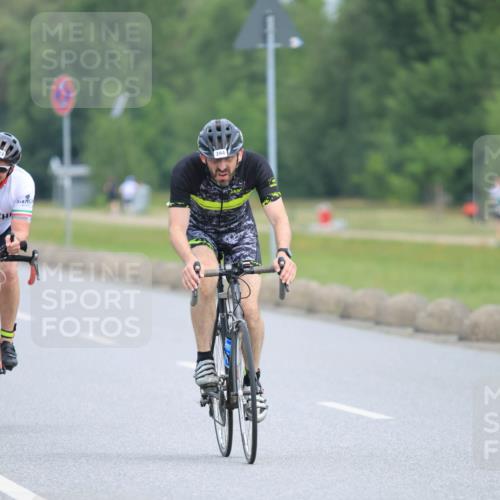 15.06.2025 - 27. Vierlanden-Triathlon H.Heesch http://msf.ph/oto/7981849 15.06.2025 10:49:54 Radfahren 150, 215, 232, 250, 394, 423 meine-sportfotos.de