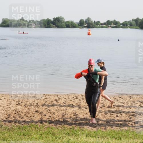 21.06.2025 - 27. Vierlanden-Triathlon MichiJ http://msf.ph/oto/7981866 15.06.2026 09:04:40 Schwimmen 247 meine-sportfotos.de