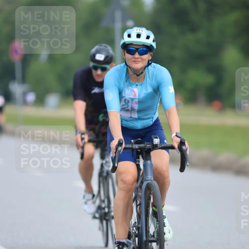 15.06.2025 - 27. Vierlanden-Triathlon H.Heesch http://msf.ph/oto/7981879 15.06.2025 10:50:00 Radfahren 39, 54, 150, 215, 225, 250, 423 meine-sportfotos.de