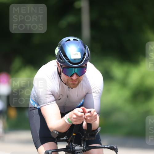 15.06.2025 - 7 Türme Triathlon Yannick Fuchs http://msf.ph/oto/7981886 15.06.2025 12:50:21 Radfahren 389, 530, 540, 560 meine-sportfotos.de