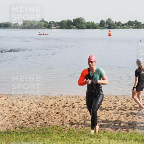 21.06.2025 - 27. Vierlanden-Triathlon MichiJ http://msf.ph/oto/7981908 15.06.2026 09:04:41 Schwimmen 247 meine-sportfotos.de