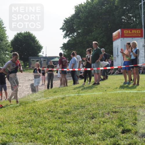 15.06.2025 - 27. Vierlanden-Triathlon KatJ http://msf.ph/oto/7981910 15.06.2025 08:47:58 Schwimmen 34, 193 meine-sportfotos.de