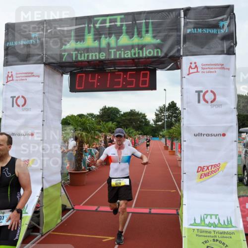 15.06.2025 - 7 Türme Triathlon Michael Strokosch http://msf.ph/oto/7981912 15.06.2025 14:13:57 Ziel 397, 445, 446, 749, 1078 meine-sportfotos.de